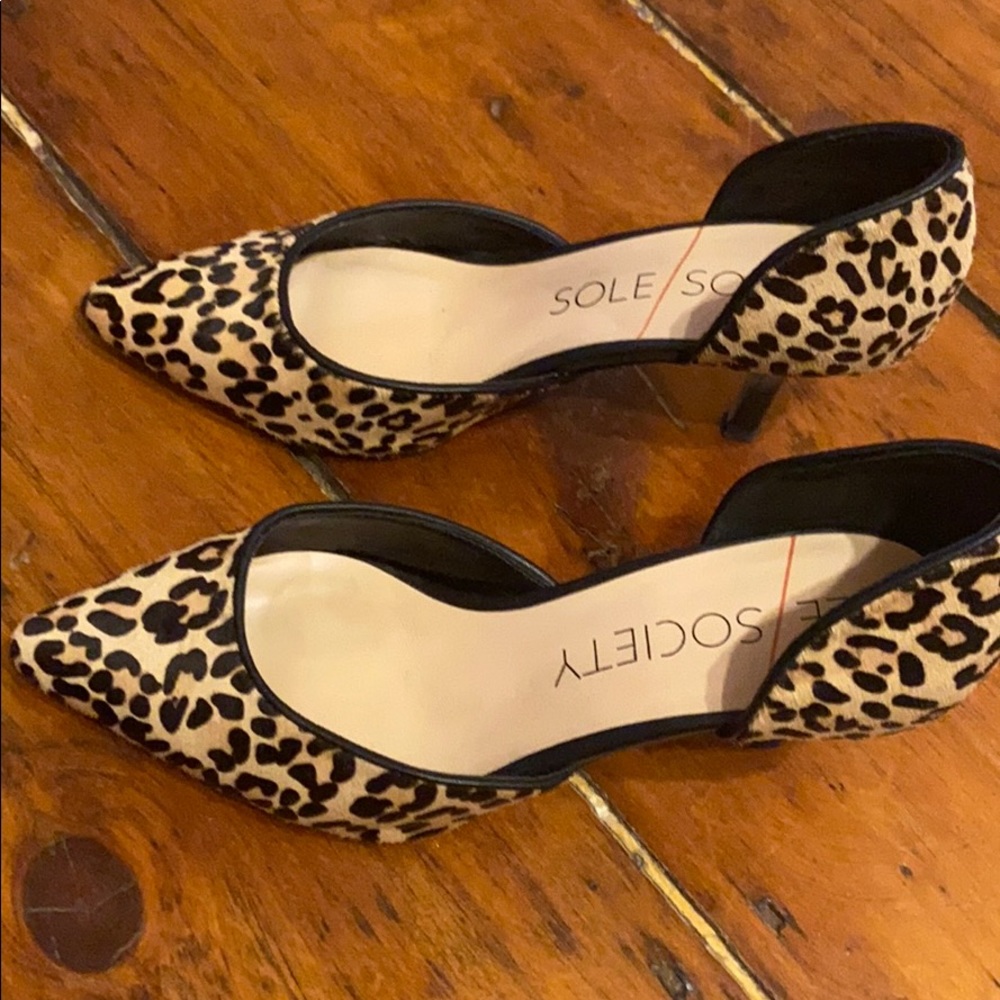 Some Society Animal Print Heels. - Picture 1 of 8